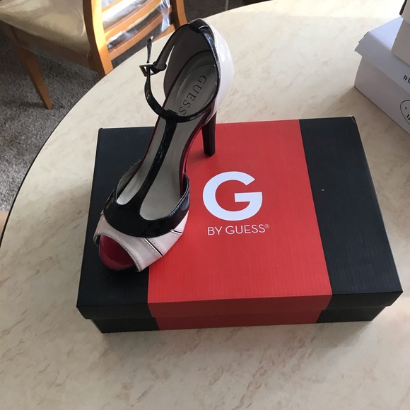 Shoes - Picture 4 of 4